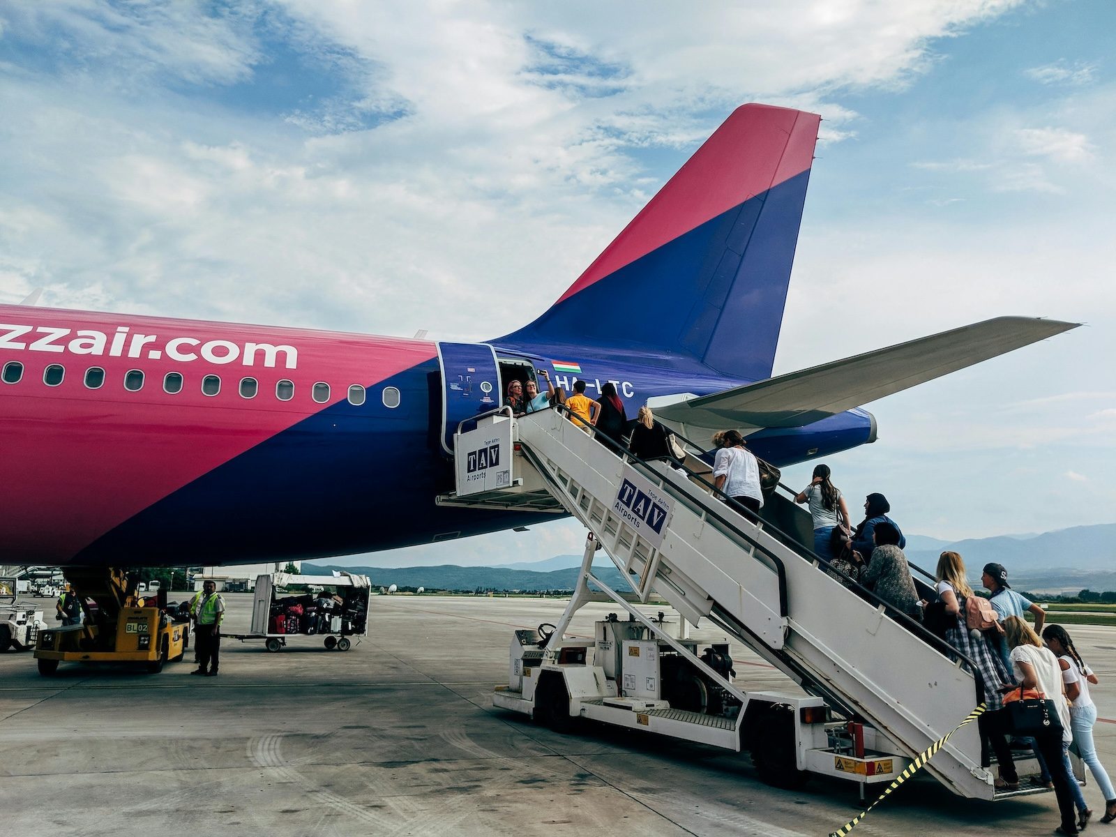 How Cheap Flight Days Quietly Raise Your Trip Cost