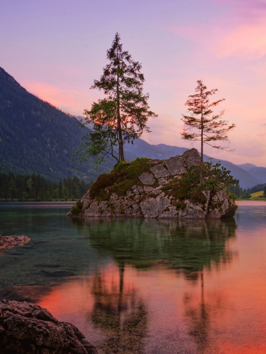 Is Long-Term Travel Possible Without a Big Bank Account