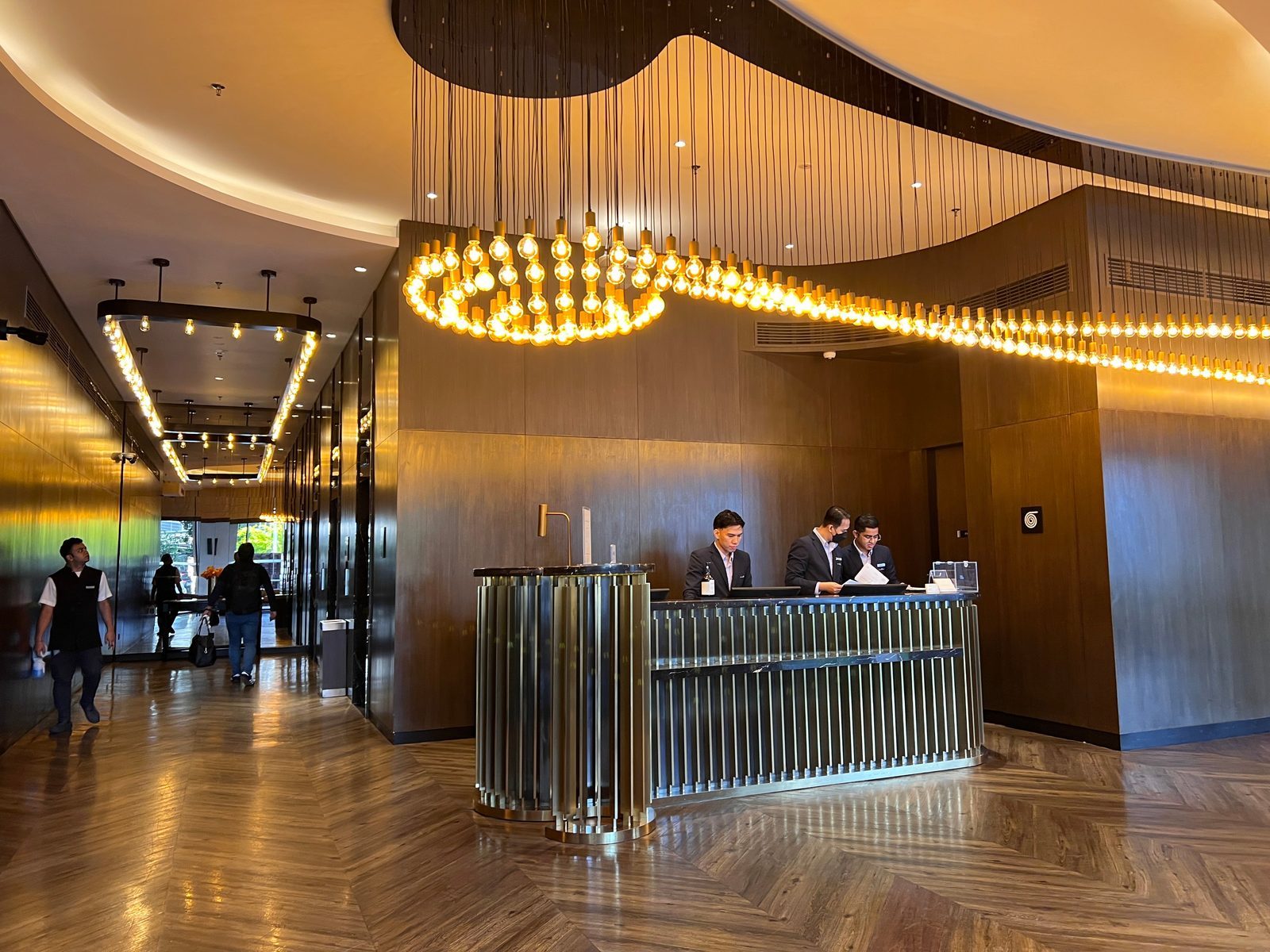 How To Check In Early at a Hotel