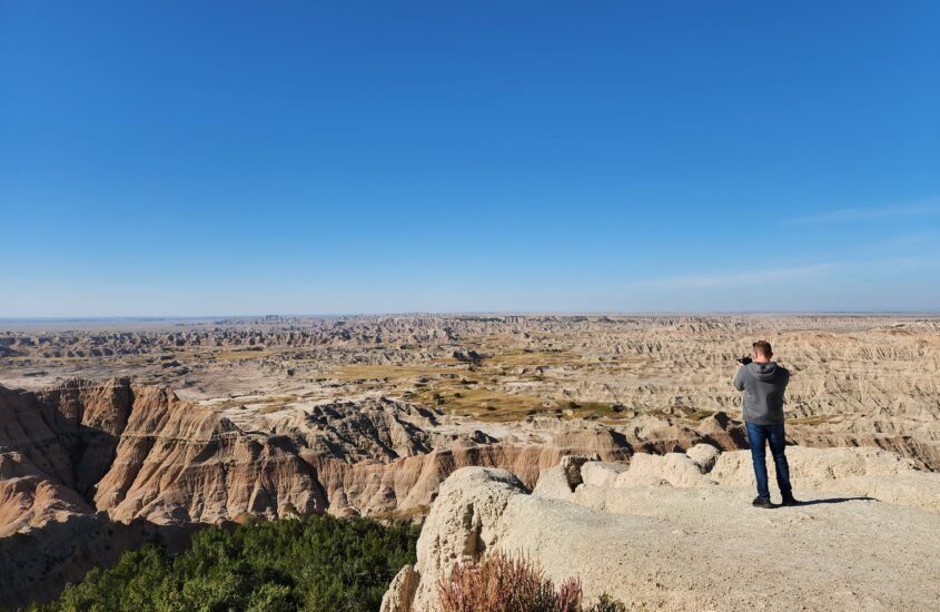 The Pros and Cons of Slow Travel vs. Fast Travel: Finding Your Ideal Pace