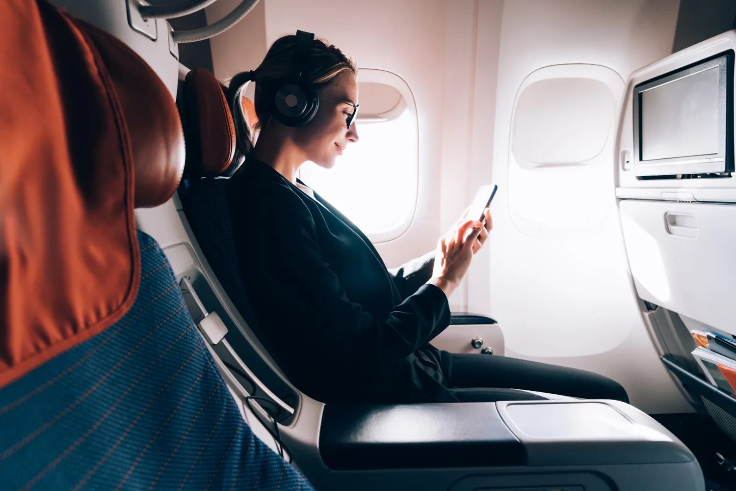 Cut long-haul flight costs with points and status
