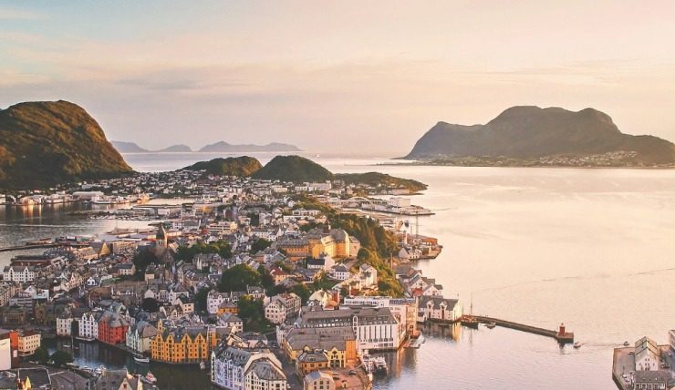 Online travel agency search results showing multiple flight options