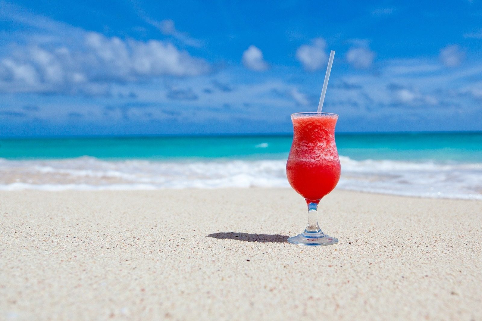 The 25 Best Websites and Apps to Find Last-Minute Travel Deals [2026]